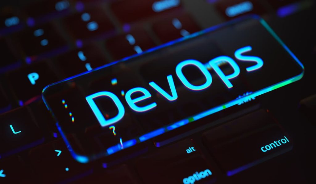 The Role of DevOps in Streamlining Cloud Migration Processes