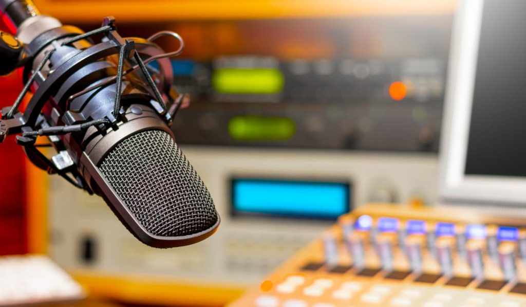 How Internet Radio Hosting Royalties Fuel the Digital Airwaves