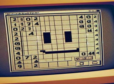 A Mind at Play: Rediscovering Minesweeper in the Professional Arena